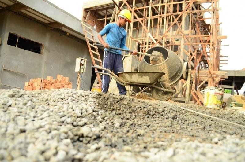 Inflação da construção civil acelera 0,73% em março, aponta FGV